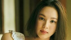 貴乃花光司氏と河野景子さんの次女 白河れいが魅せるしなやかなグラビア 『FLASH』登場