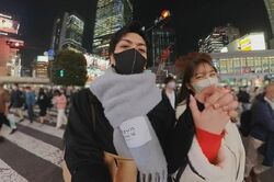 貴島明日香、久保田悠来と手繋ぎで渋谷スクランブル交差点を堂々デート！『私たち結婚しました4』最終回