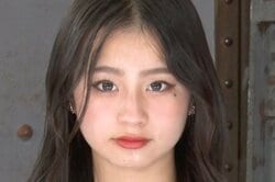 「好きなことは公園での鬼ごっこ」年齢不詳の巻き髪美少女、実年齢を告白