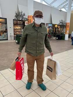  花田虎上、アウトレットに行き初めて購入した物「爆買いしてるみたいな袋の量」