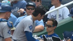 MLBで最も忙しい男？大谷翔平、“二刀流”準備→小走りで打席に向かう様子が話題「本当にマンガの世界」