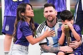 「すでにオーラが半端ない！」メッシと愛する美人妻の“幼少期ショット”が話題！「信じられないラブストーリー」【Ｗ杯】