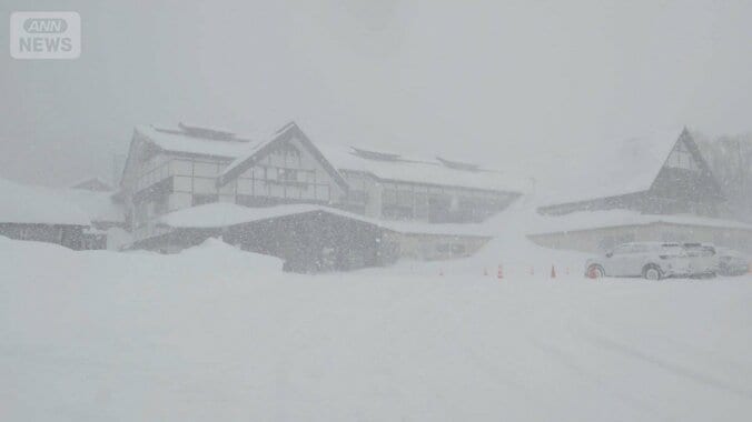 今季最強寒気で11月にドカ雪　青森・酸ケ湯は積雪1m超　北海道でホワイトアウト状態も 1枚目