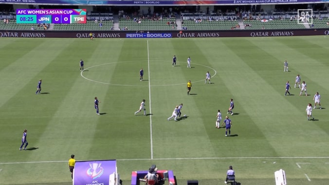 「軽業師みたい」長谷川唯、“超絶ターン＆ダブルタッチ”で日本出身帰化選手を翻弄！「うっま」「さすがのテクニック」相手2人を無力化【女子アジアカップ】 3枚目