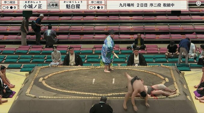 「あぶなっ」力士の顔の上に力士が…あわやのアクシデント発生 「無事で何より」ファンも“ヒヤリ” 5枚目