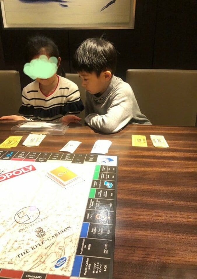 市川海老蔵、子ども達とボードゲームで対決「おとなげなく 勝つつもりです」 1枚目