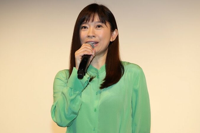 篠原涼子「日々、寂しいんです…」スキンシップ拒否する息子にしょんぼり 1枚目