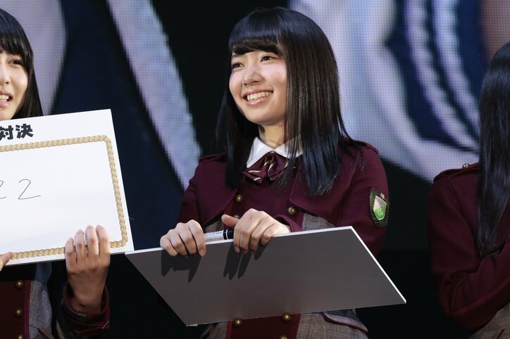 HKT宮脇咲良がセンターで『二人セゾン』を披露! “対決”では欅坂が勝利