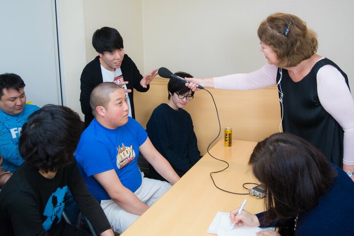 少子化問題解決のヒントは日本にあり!?　BBCラジオが『DTテレビ』に直撃取材