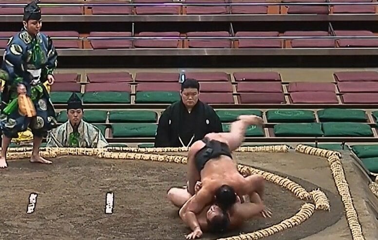序二段力士が土俵上で“珍しい”振る舞い 年上力士への“敬意”に反響