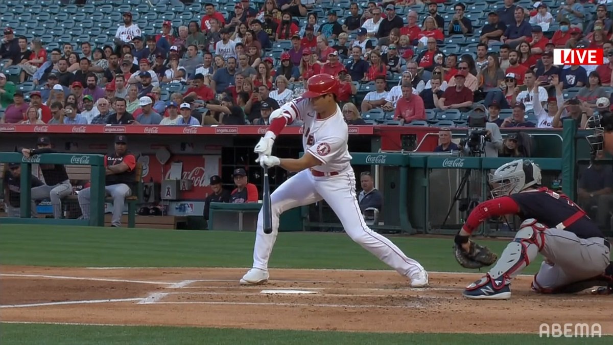 大谷翔平 ピタッと止めたハーフスイングも三振判定に そりゃないよ の顔 地元ファンからはブーイング 野球 Abema Times