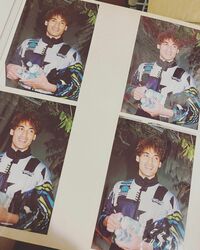 丸山桂里奈『整理してたらいっぱいの写真が』