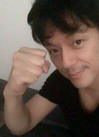 山田純大、海老蔵の自宅訪問し子供たちと“歌舞伎ごっこ”