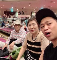 はなわ『両親とはじめての大相撲観戦^ - ^』