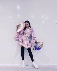 「美しい」「めちゃ可憐」谷まりあ、エキゾチックな着物ドレス風衣装に称賛の声