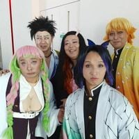 「圧倒的かわいさ」「腹筋がやばい」トム・ブラウンの衝撃的な「鬼滅の刃」集合コスプレに爆笑広がる