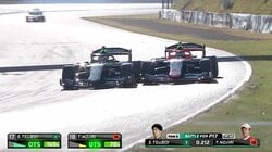 “日本一速い男”のブロックが「うますぎる」 王座をアシストした“決死のバトル”に「これはアニマル野尻」「アウトラップ速すぎ」両者へ称賛