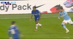 「速すぎる…」「このスピードおかしいだろ！」“最高時速37キロ”のプレミア最速王の全力疾走がヤバすぎる瞬間　対人最強DF・ウォーカーのダイナミックすぎる爆速守備