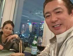  堀ちえみの夫、妻と韓国で過ごした結婚記念日ディナー「ホテルの30階のレストランに来ました」 