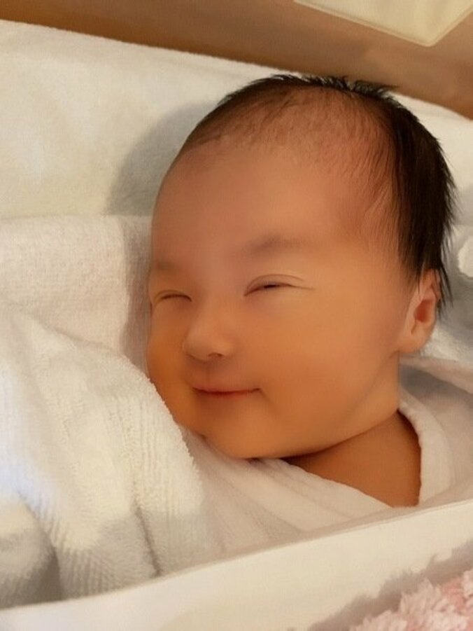 川崎希、第2子女児の“笑顔写真”を公開「可愛すぎる～」 1枚目