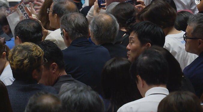 「え、映ってるやん」大相撲、客席にまさかの人物「どこや?w」「本物!」思わぬ展開にファン興奮 意外な親交も明らかに 2枚目