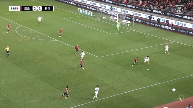 【映像】ファウル？完璧なスライディング→体が膝を直撃