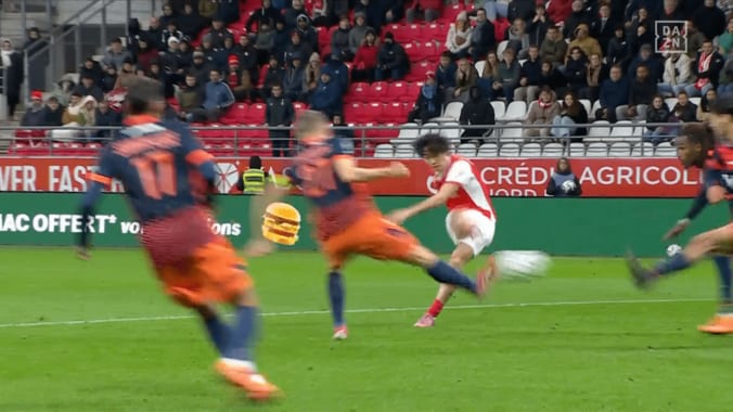 衝撃！中村敬斗が“４人翻弄”スーパーゴール「密集でも関係なし」「結果しか残さない男」ニア抜きシュートに敵GKも唖然 3枚目