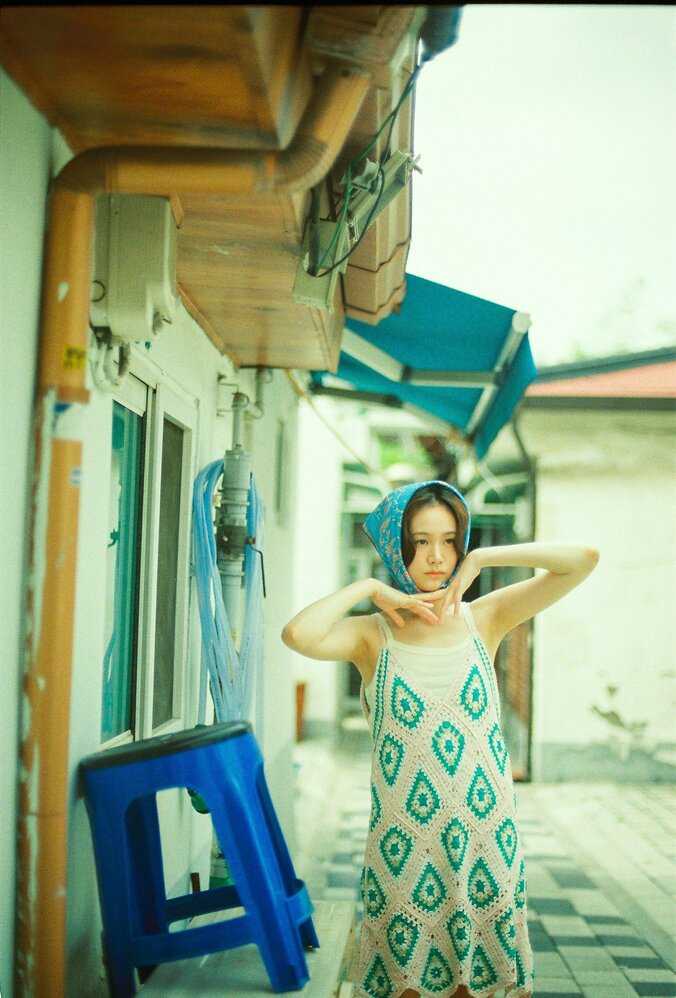 無二の存在で注目を集める女優・尾碕真花の飾らない姿 6年ぶり2nd写真集が12月12日発売 3枚目