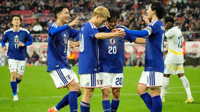 【写真・画像】森保ジャパン、ガーナに2ー0で勝利　新ユニフォーム第1号は南野拓実　久保建英のアシストから堂安律の追加点で完勝　1枚目