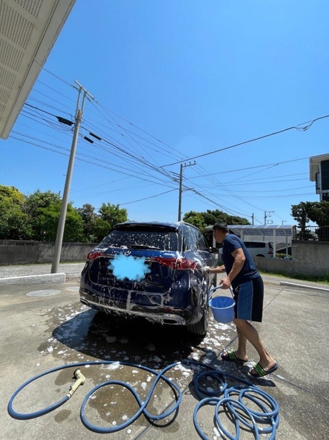  花田虎上、家族皆が許せず愛車を洗車「私がせっせと綺麗にしますね」  1枚目