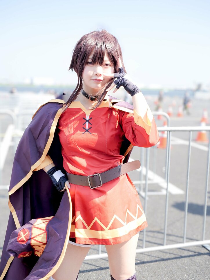 [Photos/Images] "Taking Photos Without the Hat Was Unexpected (LOL)" - Turning a Mishap into Charm with Megumin Cosplay from 'KonoSuba' 12th
