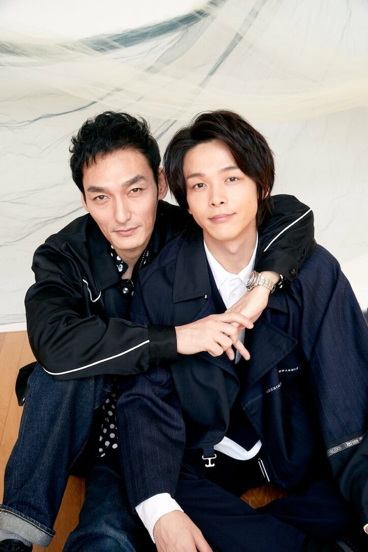 【画像】草なぎ剛＆中村倫也が“問題あり”の兄弟役で初タッグ 互いの印象は？『台風家族』インタビュー