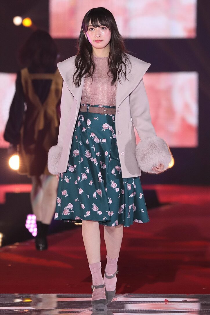 欅坂46メンバーに大歓声！ 乃木坂・西野七瀬と渡辺梨加が二人ランウェイも-ガールズアワード2017A/W【画像集】