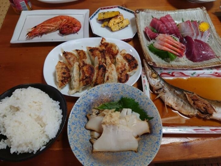  鈴木おさむ、母親が長男のために作った料理を公開「多い！！多すぎる！」 