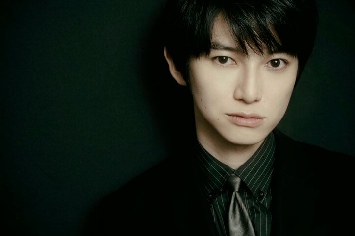 全身整形にホルモン注射で子供の姿に…本郷奏多がサイコな殺し屋役に挑戦！　子役と二人三脚で作り上げた映画『Ｄｉｎｅｒ ダイナー』撮影裏話