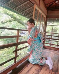 美人気象予報士・穂川果音、艶やかな着物姿で憂いの表情「うーーん、低気圧のせいかなぁ。。」