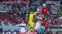 「3メートルくらい飛んだか？」GKの手よりも高い位置から超高角度ヘディング炸裂に視聴者興奮 