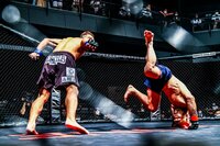 「まるで妖怪」「ゾンビみたい…」“独特すぎる”ファイトスタイルに視聴者騒然…足関十段が放った異彩に反響 【ABEMA 格闘TIMES】