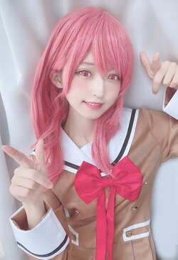 「綺麗な彩だ！」「めちゃ似てる」コスプレイヤー・猫田あしゅ、『バンドリ！』丸山彩コスに絶賛の嵐