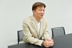 ダルビッシュが大谷のバットで二塁打！　「次はスパイクをください」と公開おねだりも