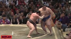 白鵬、二日目も白星　この日も張り差し・かち上げなしで逸ノ城を一蹴