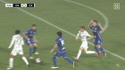 「キレッキレ！」「破壊力えぐいて」鉄壁・町田ディフェンスをぶち破る超強気な“密集破壊ドリブル”炸裂！広島・満田の“忍者ムーブ”で無双町田が初めて先制された瞬間「完璧に崩したな」