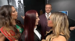 「腕ふっと」異色すぎる“ムキムキ眼鏡女子”の衝撃ボディにファン驚愕「逆三角形」「キン消しみたいだ…」