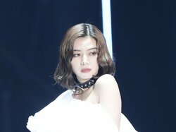 「衣装の迫力がスゴい」池田エライザ、圧巻ボディが映えまくりでファン大歓喜「とてもとてもビジュが良い」「エライザえぐぅぅ」