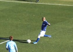 「魔法だ…」小野伸二の“天才ベルベットクロス”に歓喜の渦！「精度ヤバすぎる」「別格や」大久保嘉人とのホットライン開通にスタジアム騒然