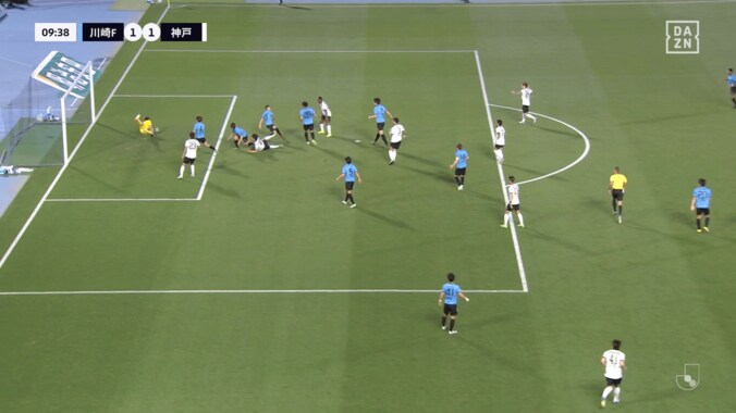 「あんな狭い場所で…」難易度マックスの“反転ボレー弾”が話題！「月間ベストゴール濃厚？」神戸FWが古巣川崎からゴラッソ「恩返しがすぎるよ…」 3枚目