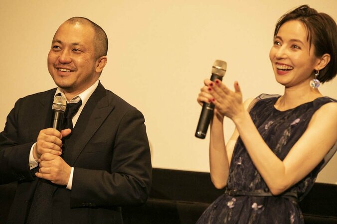 ベッキー、麻雀に明け暮れた日々を振り返る「ベッドの横に雀卓」 5枚目