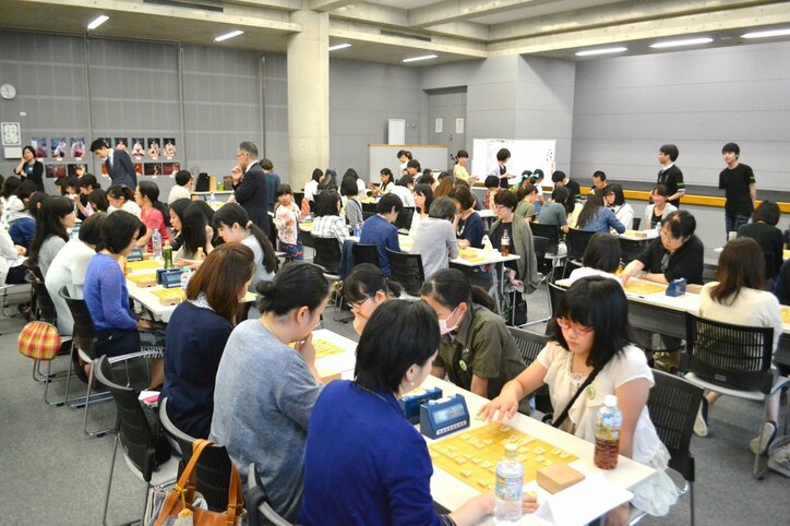女性対象の将棋大会「ショウギナデシコ」が活況　高橋和女流三段「女性は楽しみ上手」