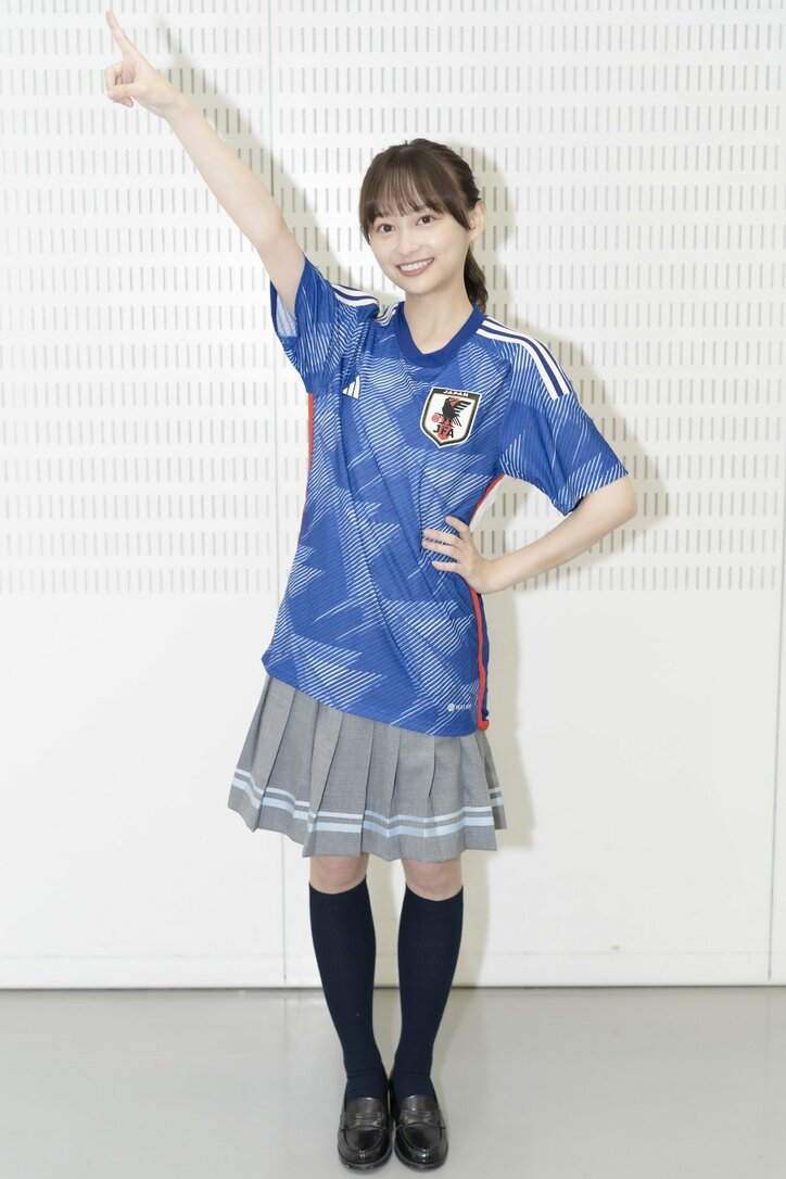 ナイナイ矢部と日向坂46影山が「アディダス サッカー日本代表 2022 ユニフォーム」を芸能人初着用
