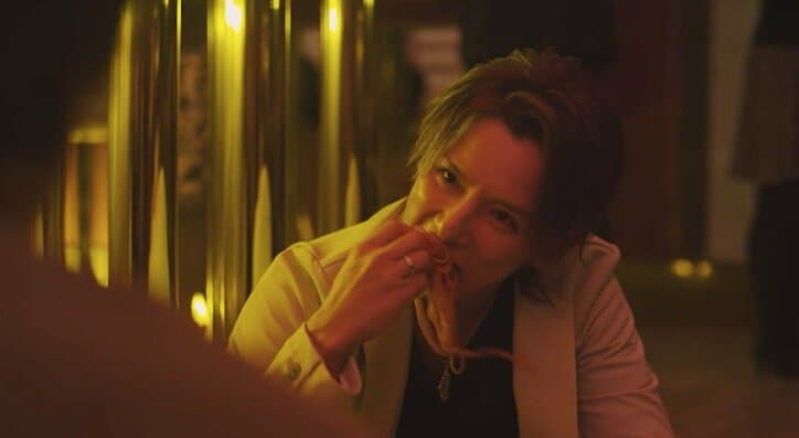 松岡充、三浦翔平を救う投資家役に反響「ずっとイケメン」「白スーツ似合う」